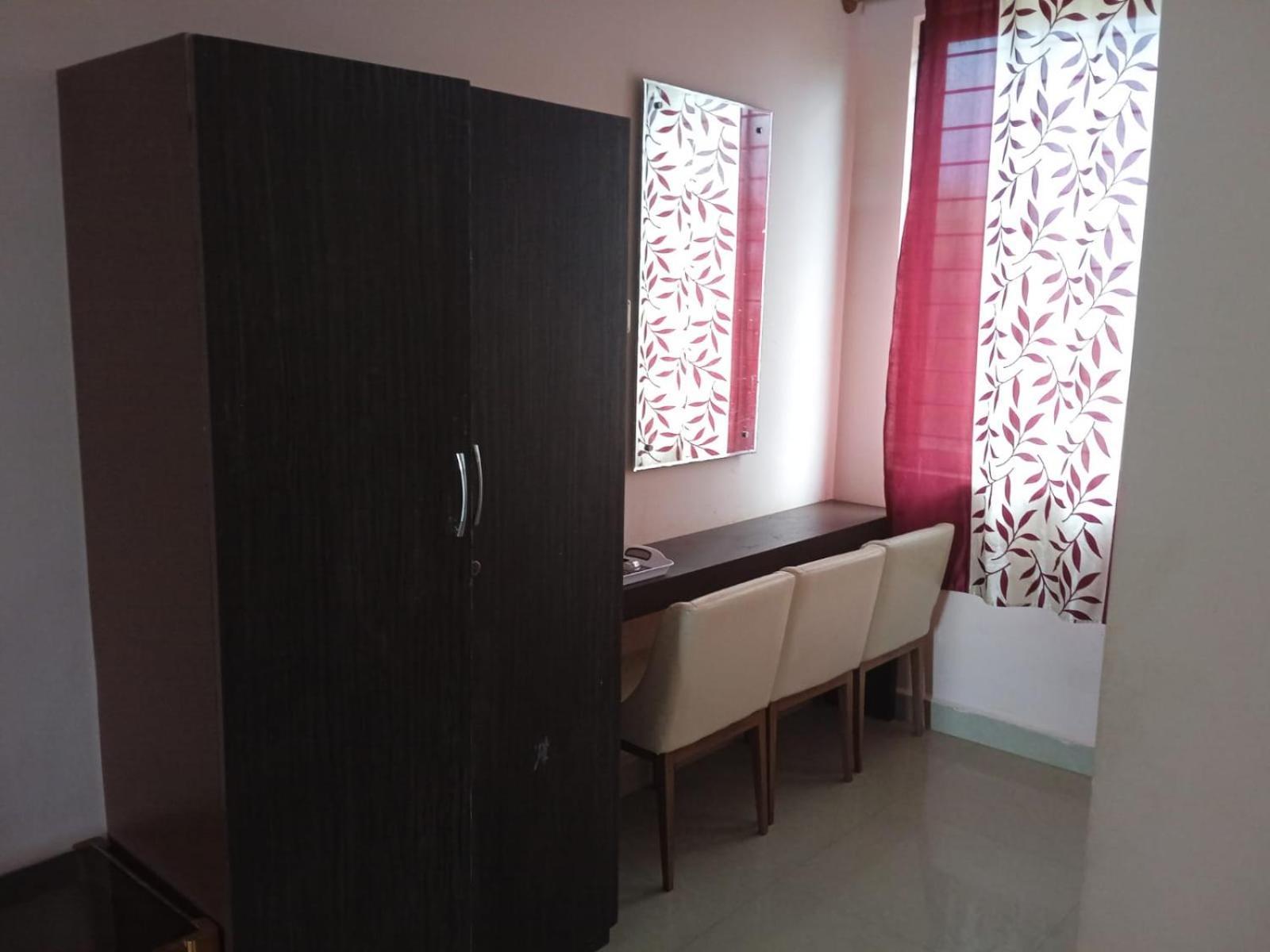 Grand Jp Inn Near 2 Km From Gundlupet Bus Stand Exterior photo